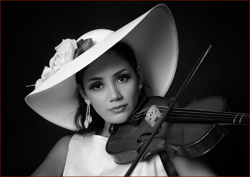 78 - BELEN VIOLIN AND BOW - COWLES SUSAN - united states.jpg